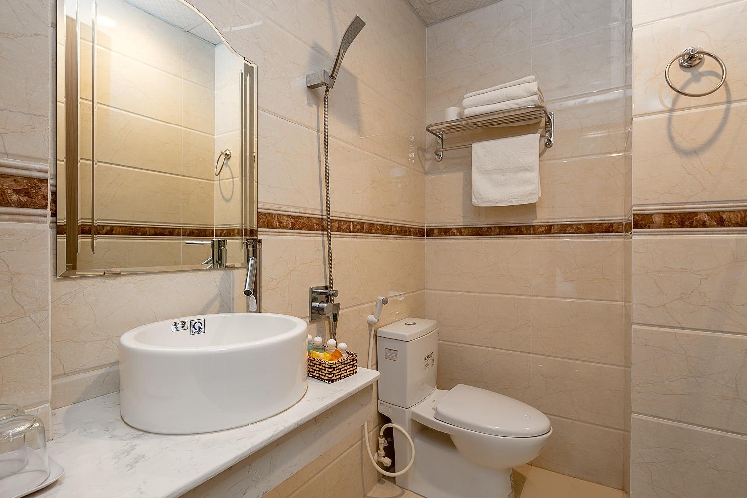Duong Gia Hotel Dn By - Bay Luxury Đà Nẵng Exterior foto